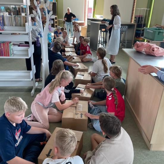 Der er købt over 400 nye bøger hjem til projektet